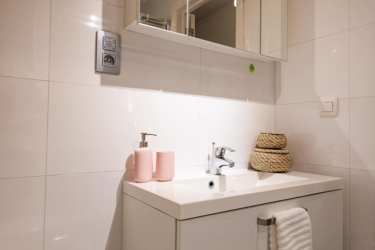 Oneluxstay Antwerp City Centre Екстериор снимка